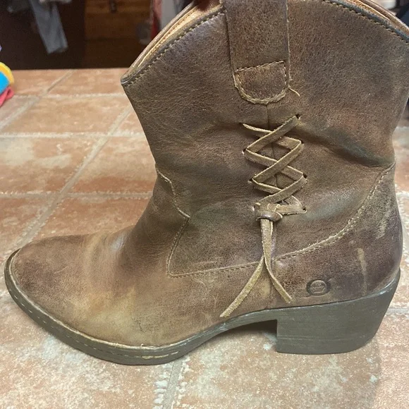 Born Karin Leather Side Zip Heeled Boots Brown Size 7.5 - Picture 2 of 8